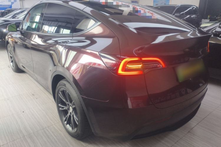 Used Tesla Model Y 2023 Rear-Wheel-Drive Version Exterior 2