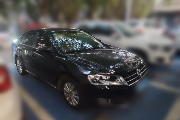 Used Volkswagen Lavida 2013 1.4TSI DSG Comfort Edition Front Right 45 Deg