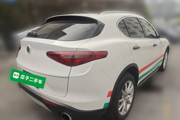 Used Alfa Romeo Stelvio 2017 2.0T 280HP Luxury Edition Rear Right 45 Deg