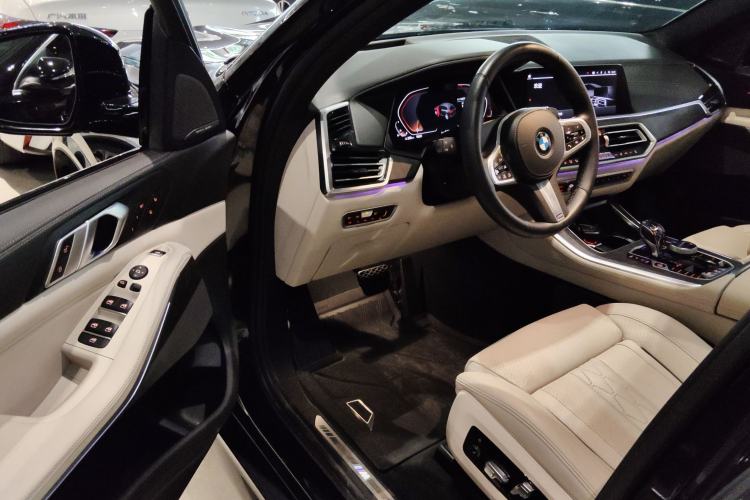 Used BMW X5 2021 xDrive40i Luxury Model with M Sport Package
