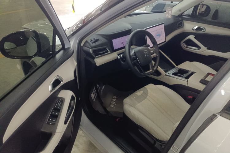 Used BYD Yuan UP 2025 Intelligent Driving Version 401 KM Dynamic Edition
