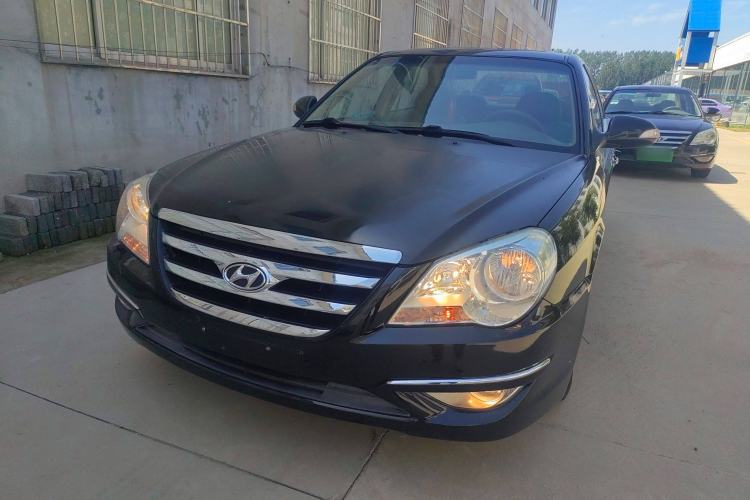 Used Hyundai MoInca 2009 2.0L Automatic Prestige GL Trim