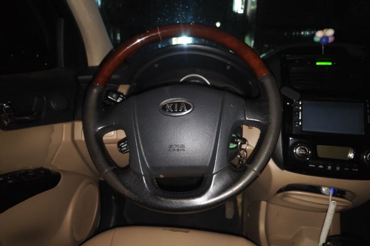 Used Kia Sportage 2011 2.0L Manual Two-Wheel-Drive GLS Steering Wheel