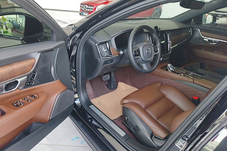 Used Volvo S90 2024 B5 Zhiyuan Luxury Edition
