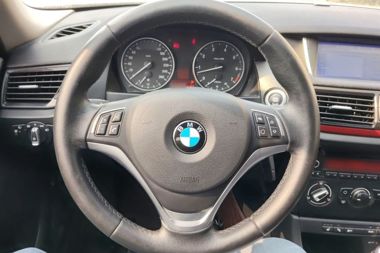 Used BMW X1 2015 sDrive18i Fashion Upgrade Edition
