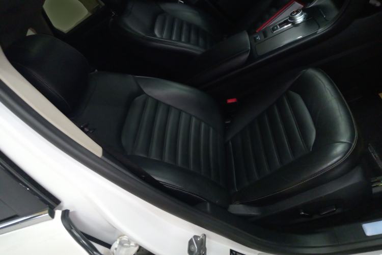 Used Ford Mondeo 2017 EcoBoost 200 Stylish Model Right Front Seat