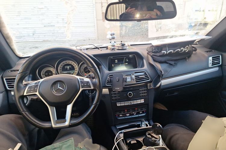 Used Mercedes-Benz E-Class 2014 E 200 Coupe Center Console