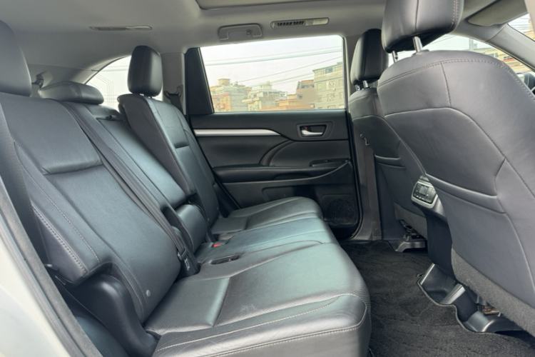 Used Toyota Highlander 2017 2.0T Two-Wheel Drive Luxury Edition 7 Seats
