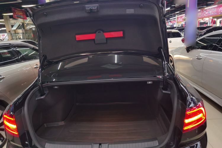 Used Volkswagen Magotan 2018 330TSI DSG Advanced Model Trunk