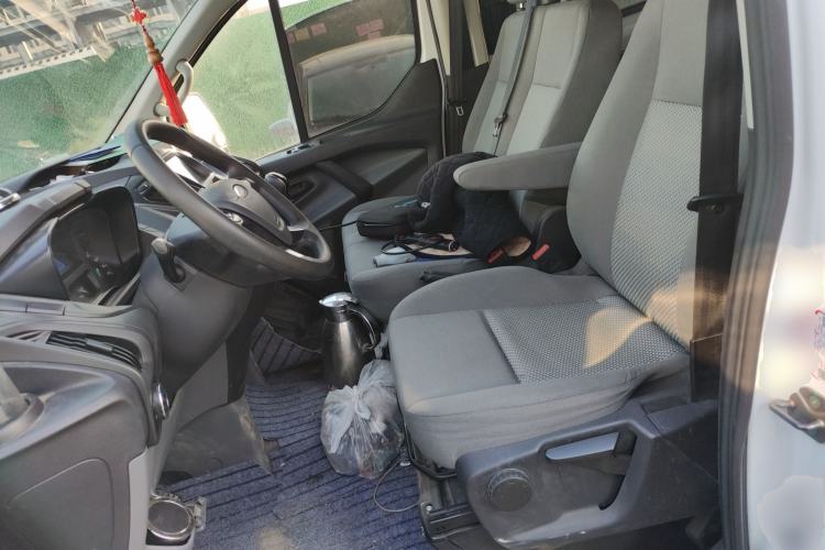 Used Ford Transit 2020 2.0T Gasoline Multi-Function Commercial Vehicle Mid-Drive Low-Roof Design with Dual Rear Doors Meeting China VI Emission Standards
