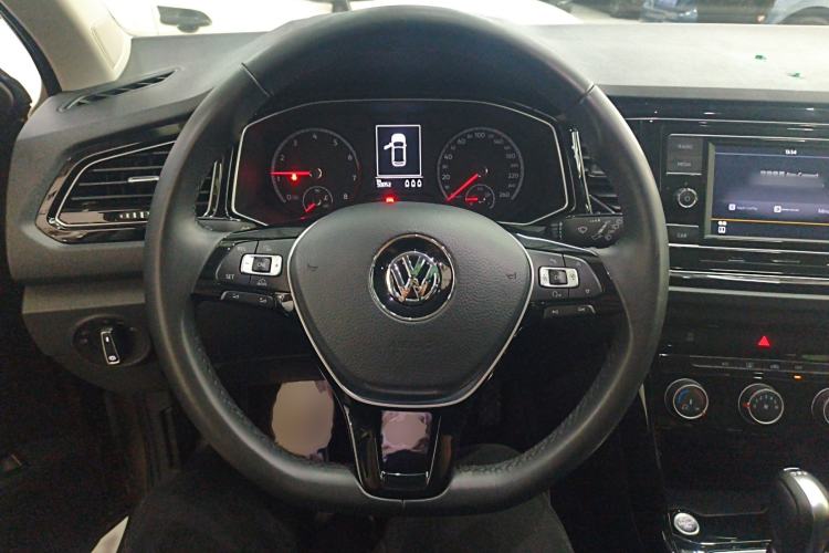 Used Volkswagen T-ROC 2018 280TSI DSG Two-Wheel-Drive Comfort Version China V Standard
