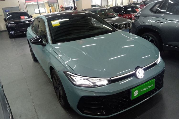 Used Volkswagen Passat 2025 Pro 380TSI Starry Dragon Luxury Edition
