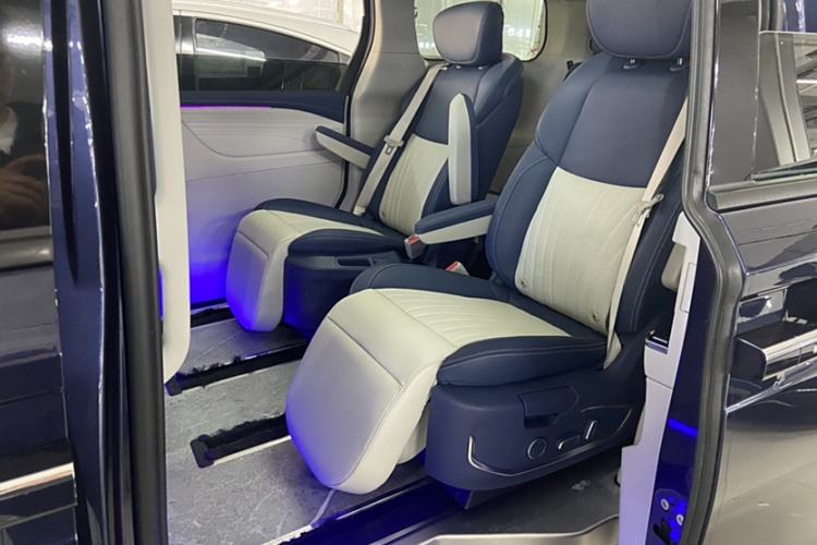 Used JAC Refine RF8 PHEV 2024 Zhiling Edition 1.5T 150KM Flagship Model – Lithium Iron Phosphate
