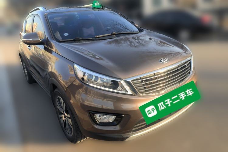 Used Kia Sportage R 2015 2.0L Automatic Two-Wheel Drive DLX Model Front Right 45 Deg