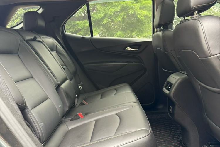 Used Chevrolet Equinox 2019 535T Automatic YuJie Edition China V Standard Interior 4