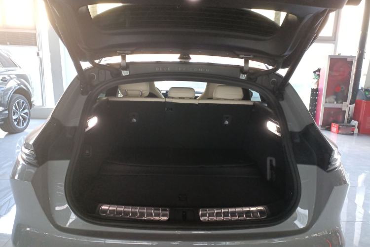 Used Nio ET5T 2025 75 kWh Touring Trunk