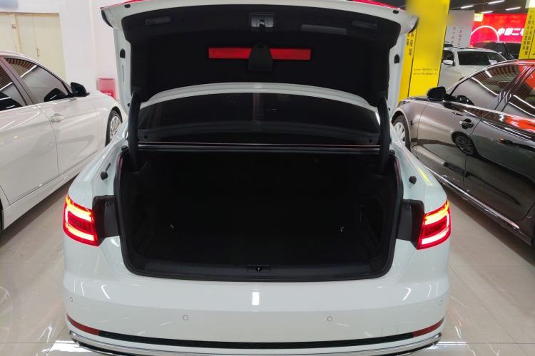 Used Audi A4L 2019 40 TFSI Fashion Edition China VI Emission Standard