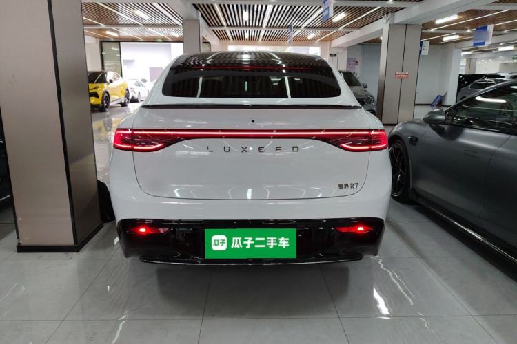 Used Hima Luxeed R7 2024 All-Electric 736 km Ultra
