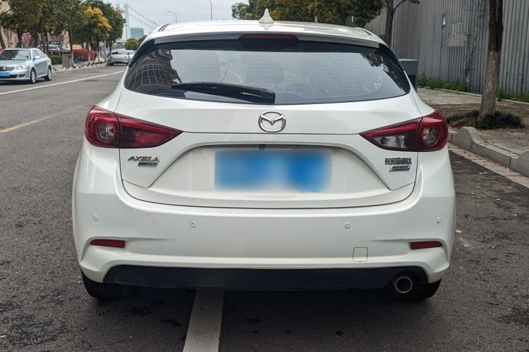 Used Mazda 3 Axela 2017 Hatchback 1.5L Automatic Luxury Model Emission Standard China V Exterior 5