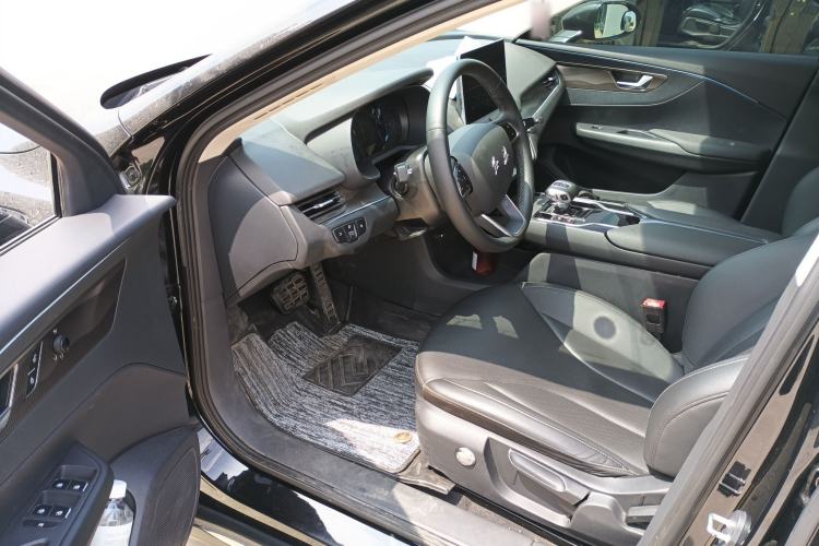 Used Hongqi E-QM5 2022 431 km Charge & Enjoy Edition
