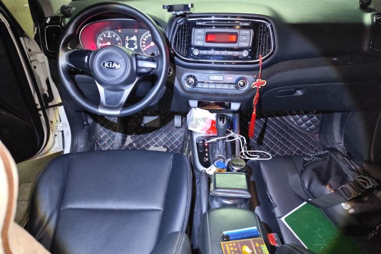 Used Kia KX3 2015 1.6L Automatic Two-Wheel Drive DLX Center Console