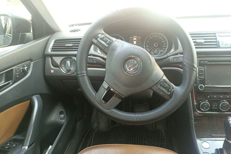 Used Volkswagen Passat 2014 1.8TSI DSG Prestige Navigation Edition
