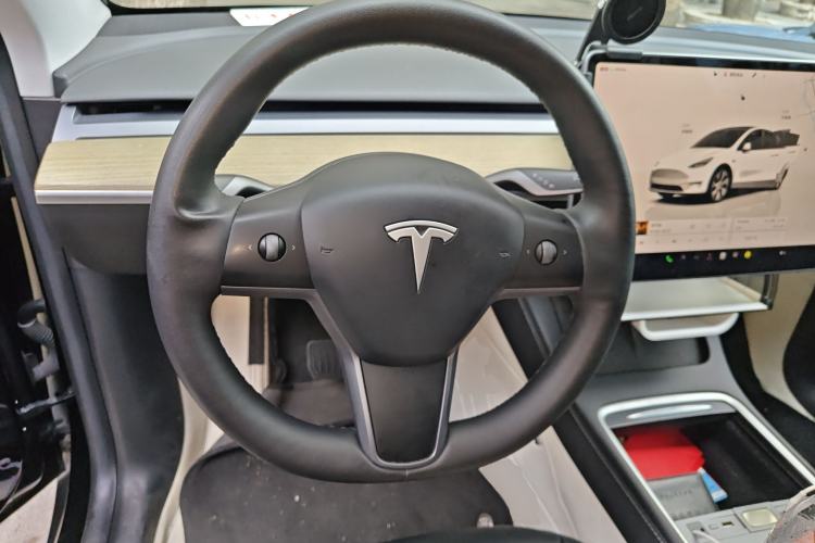 Used Tesla Model Y 2022 Rear-Wheel-Drive Version Steering Wheel