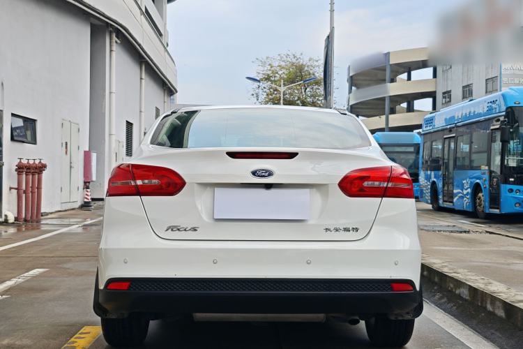 Used Ford Focus 2018 Sedan Classic 1.6L Automatic Comfort Plus Smart Drive Version