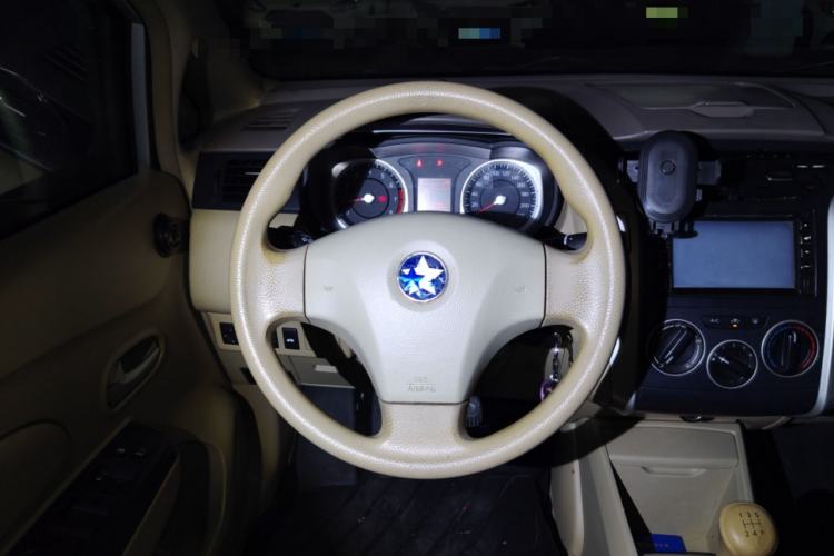 Used Venucia D50 2013 1.6L Manual Fashion Edition Steering Wheel