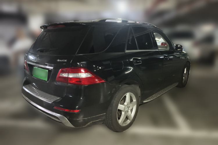 Used Mercedes-Benz M-Class 2014 ML 400 4MATIC Luxury Model Rear Right 45 Deg