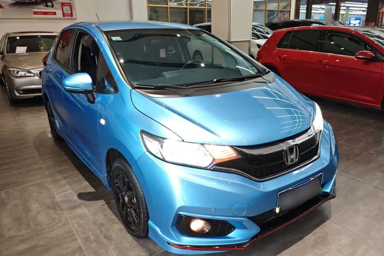 Used Honda Fit 2018 1.5L CVT Trendy Sports Edition Front Right 45 Deg
