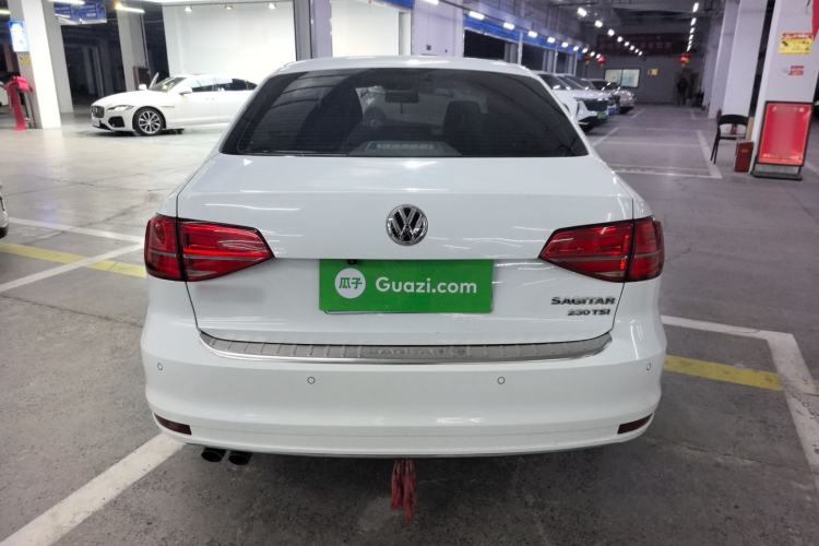 Used Volkswagen Sagitar 2015 230TSI Manual Comfort Version