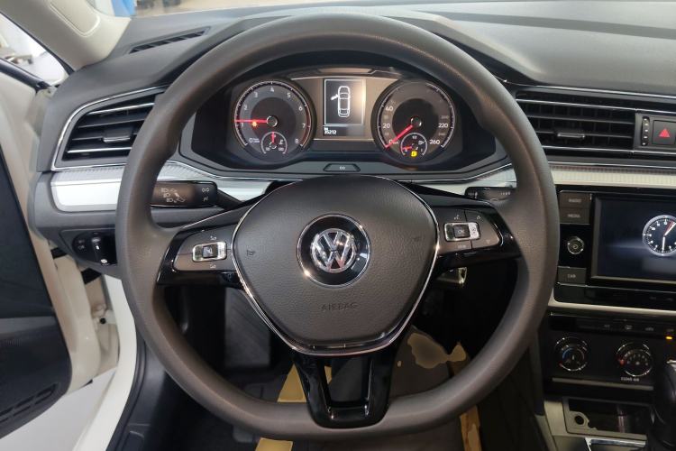 Used Volkswagen Lamando 2019 230TSI DSG Fashion Edition China VI