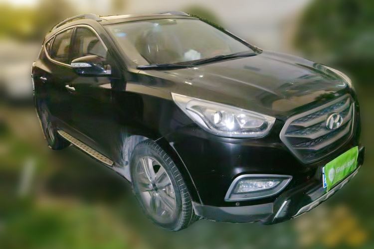 Used Hyundai ix35 2013 2.0L Automatic Two-Wheel Drive Leading GLX China IV Standard Front Right 45 Deg