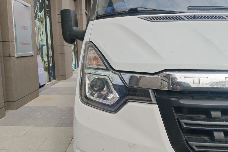Used Ford Transit Custom 2021 2.2T Automatic Logistics Vehicle Pro Long Wheelbase 7 Seats Mid-Roof China VI Standard
