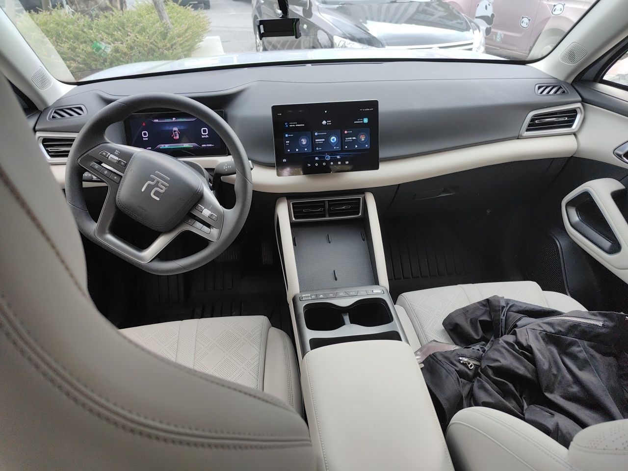 BYD Yuan UP 2025 Model 301KM Leading Version — снимка 6