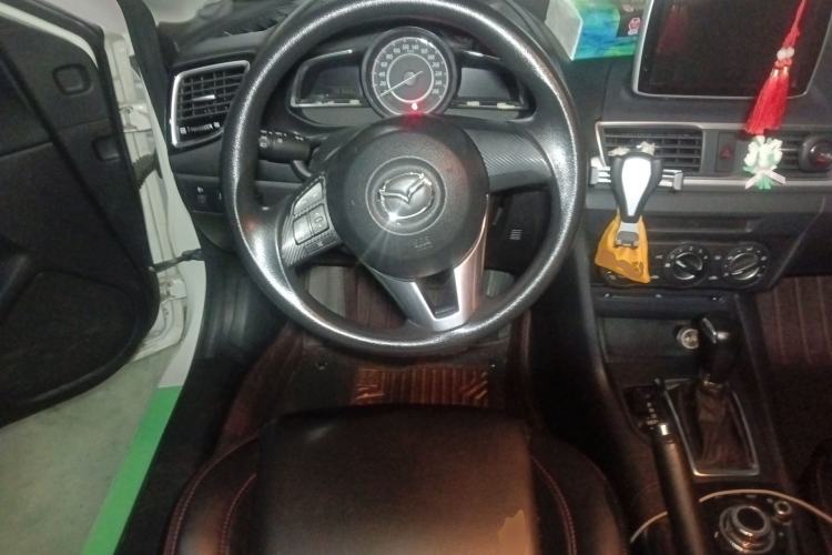 Used Mazda 3 Axela 2014 Sedan 1.5L Automatic Comfort Model
