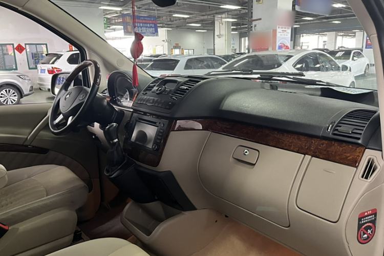 Used Mercedes-Benz Viano 2015 3.0L Partner Edition Exterior 4