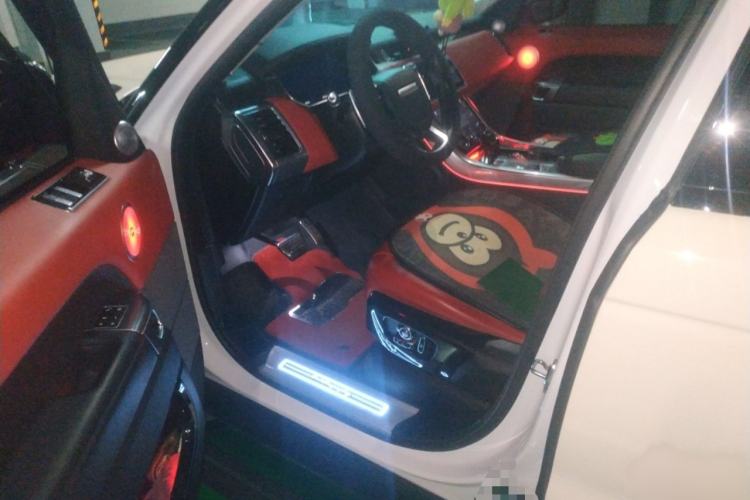 Used Land Rover Range Sport 2019 3.0 L6 HSE DYNAMIC Interior 3