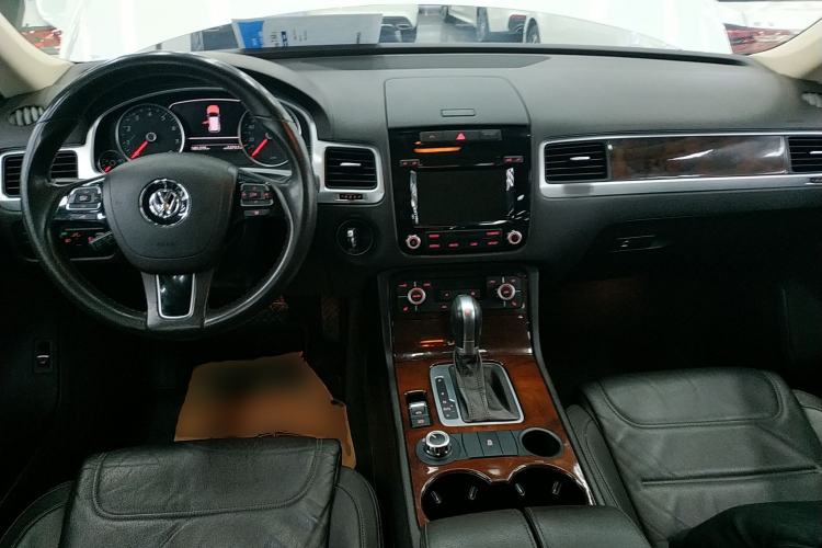 Used Volkswagen Touareg 2011 3.0 TSI Standard Version
