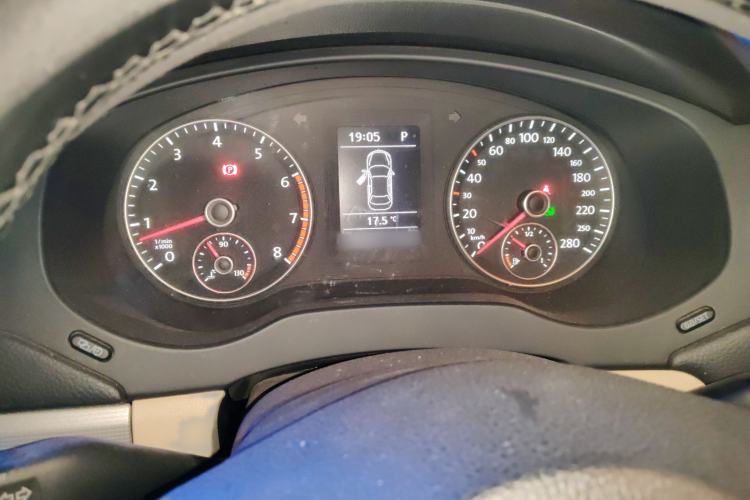 Used Volkswagen Sagitar 2014 Revised Version 1.4TSI Automatic Luxury Edition