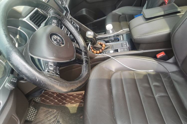 Used Volkswagen Teramont 2017 330TSI Two-Wheel-Drive Luxury Edition Left Front Seat