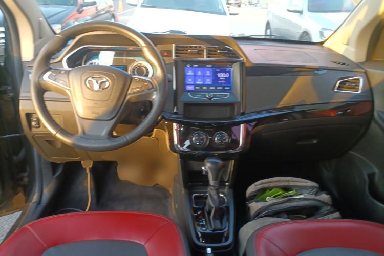 Used FAW Yingzhi G3 2016 G3S 1.5L CVT Luxury Navigation Edition
