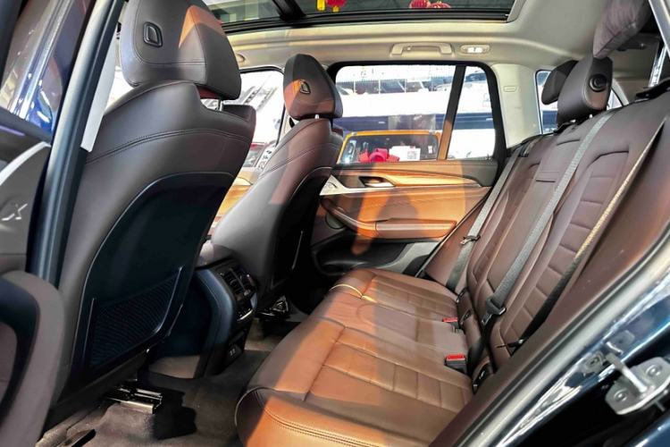 Used BMW X3 2021 Facelift xDrive28i M Sport Package Interior 6