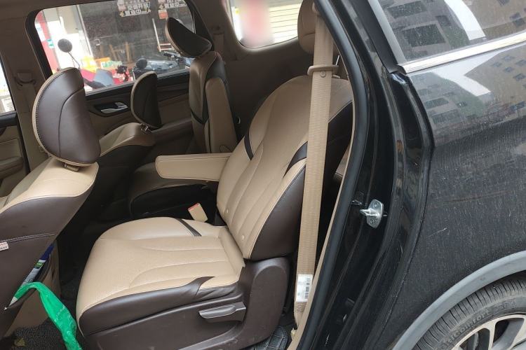 Used Baojun 730 2017 1.5T Manual Style 7 Seats China V