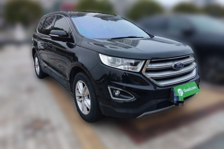 Used Ford Edge 2016 EcoBoost 245 Two-Wheel-Drive Platinum Edition 7-Seater Front Right 45 Deg