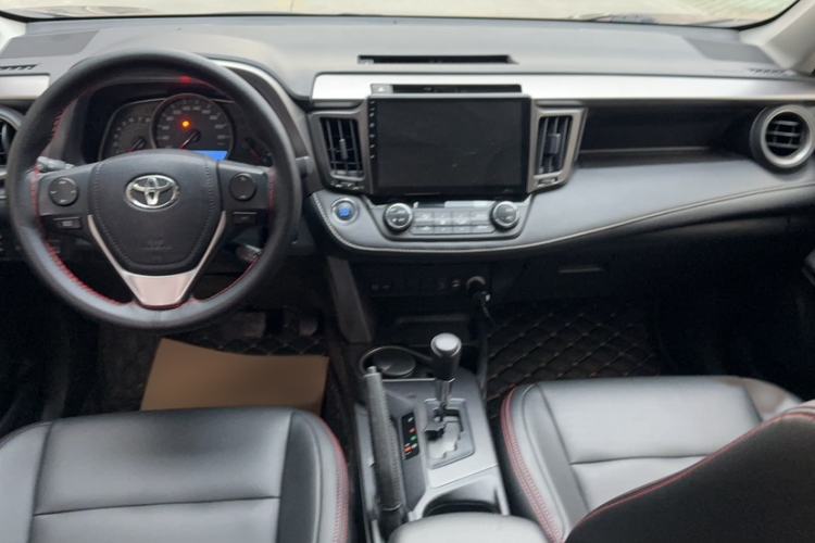 Used Toyota RAV4 2019 2.0L CVT Two-Wheel Drive Pioneer Edition China V Standard
