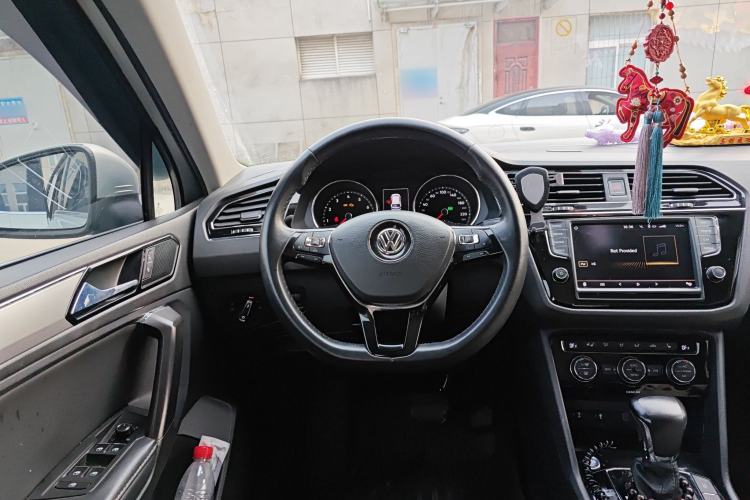 Used Volkswagen Tiguan L 2017 330TSI Automatic Two-Wheel Drive Luxury Edition