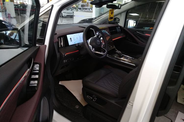 Used GAC Trumpchi M8 2024 Master Series 400T Prestige Edition Driver Seat