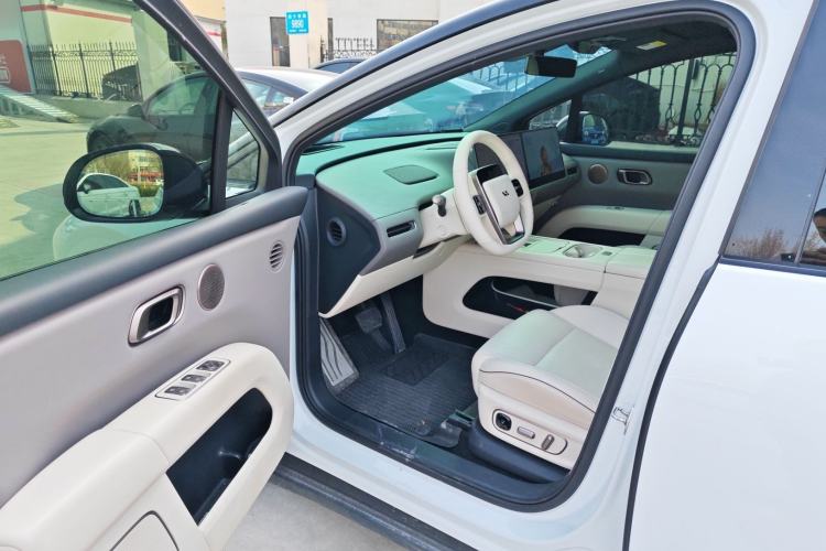 Used Li Auto Li Auto i6 2025 Model Two-Wheel-Drive Standard Type
